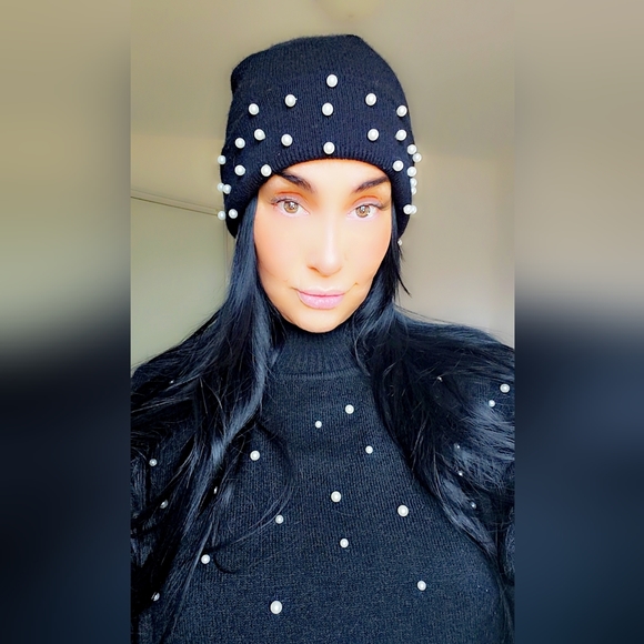 Pearl sweater with matching accessories - Picture 2 of 9